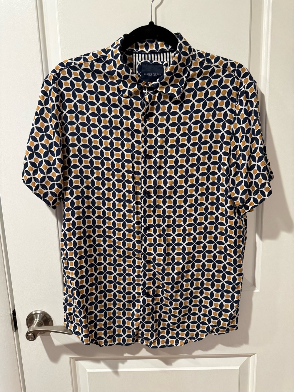 Denim & Flower Navy and Gold Geometric Short-Sleeve Button-Down Shirt